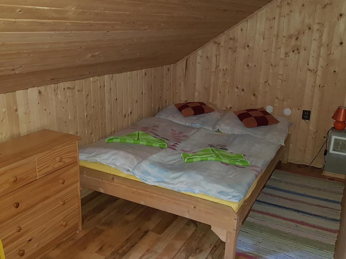 Chata Pod Skalou Valaska Экстерьер фото